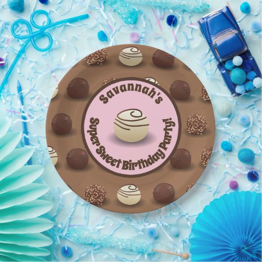 誕生会を作る極度の甘味を加えたチョコレート ペーパープレート (パーティー)