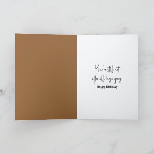 誕生日おばあさんが扇風機で冷やかす カード (内部)