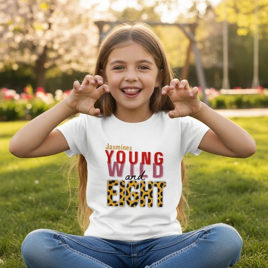誕生日おめでとう8歳ヒョウ柄テキストデザイン  Tシャツ