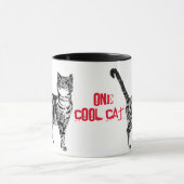 誕生日おめでとう かっこいいトラ猫 マグカップ (中央)