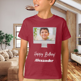誕生日おめでとう 赤い男の子 Tシャツ