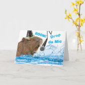 誕生日おもしろいカピバラがマイクを落とす カード (黄色い花)