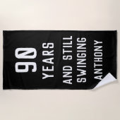 誕生日おもしろいゴルファー90thハッピーパパパー ビーチタオル (正面)