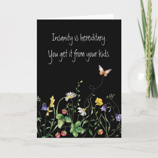 誕生日おもしろい引用文とワイルドフラワー カード (正面)