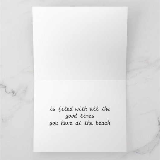 誕生日がビーチでの1日と同じくらい幸せな日でありますように カード (内部)