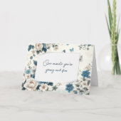 誕生日が古いユーモアの青い陳腐な感じ カード (正面)