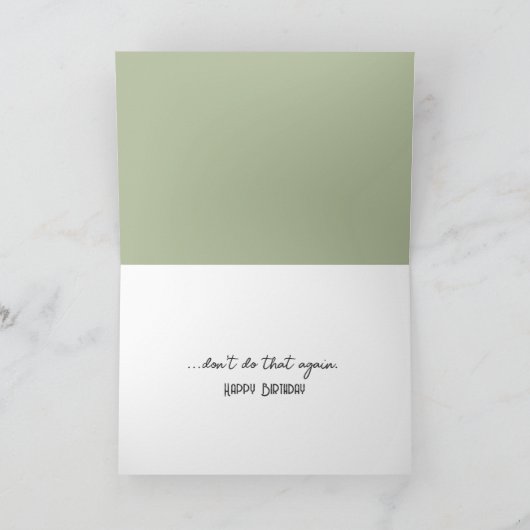 誕生日が年上のユーモアを交えてデイジー カード (内部)