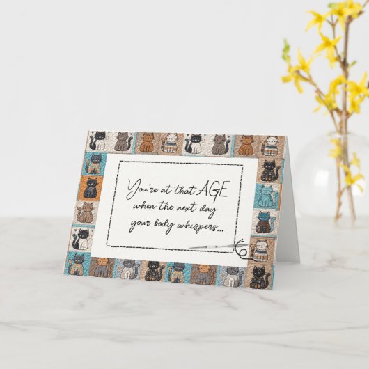 誕生日が年上のユーモアキャットキルト カード (黄色い花)