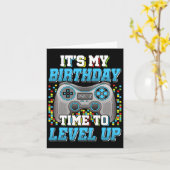 誕生日だ!レベルアップだ!ビデオゲームの誕生日 カード (黄色い花)