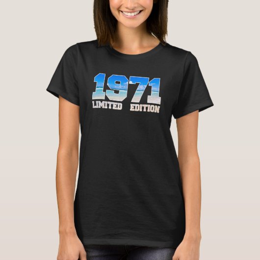 誕生日と夢のビーチモチーフ4 Tシャツ (正面)
