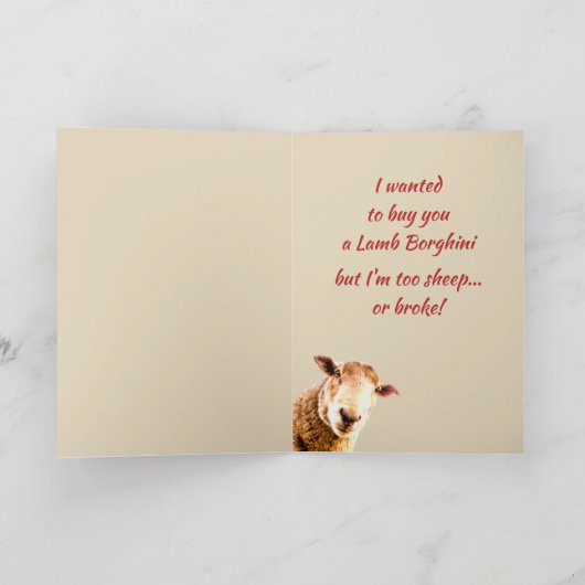 誕生日のおもしろいのおもしろいなヒツジ動物のユーモア カード (内部)