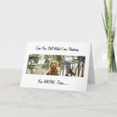 誕生日のための双子と兄弟姉妹のライバルのジョーク カード (正面)