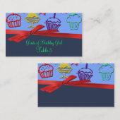 誕生日のカップケーキの御馳走驚きのテーブル プレイスカード (正面/裏面)