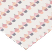 誕生日のカップケーキをミュートにしたトーン テーブルクロス (アングル)