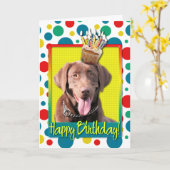 誕生日のカップケーキ-ラブラドール-チョコレート カード (黄色い花)