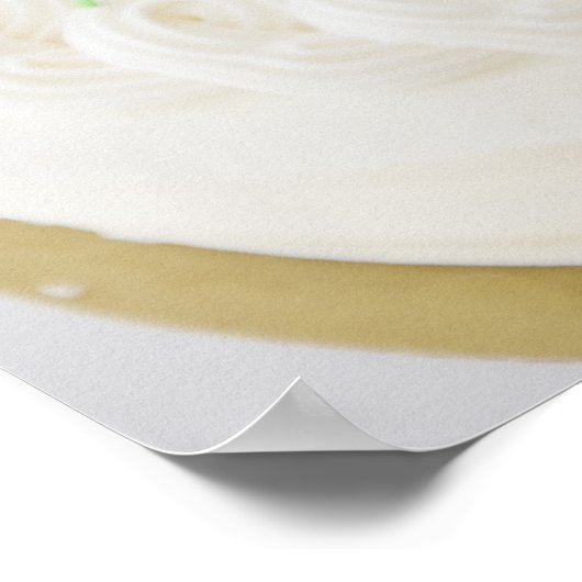 誕生日のキャンドルとお誕生日ケーキのクローズアップ ポスター (角)