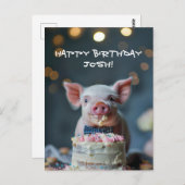誕生日のケーキを食べる小さな豚の子 ポストカード (正面/裏面)