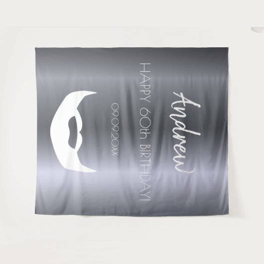 誕生日のシルバーフォックス メンズ ガイ グレー おしゃれ タペストリー (正面(横))