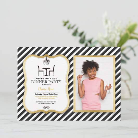 誕生日のディナー・パーティの金ゴールドのエレガントなシャンデリア 招待状 (スタンド正面)