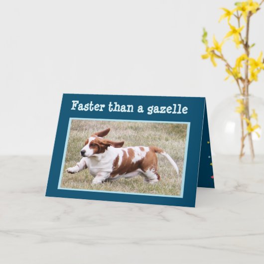 "誕生日のバセット犬"とのおもしろカード カード (黄色い花)