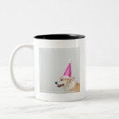 誕生日のペンブロークのウェルシュコーギー犬 ツートーンマグカップ (左)