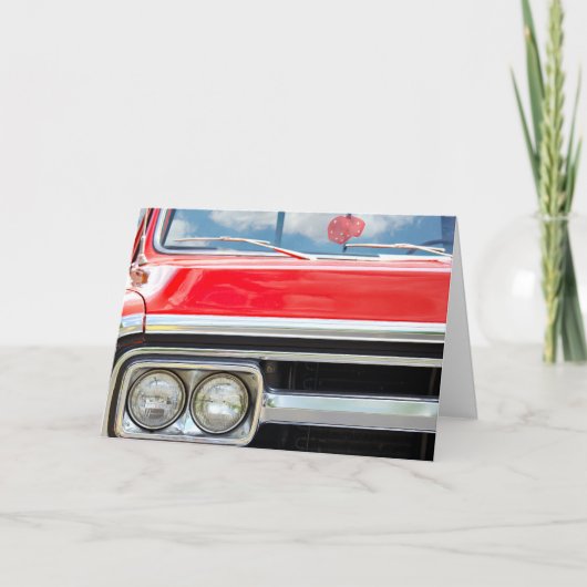 誕生日の古い赤いトラックのファジーサイコロ カード (正面)