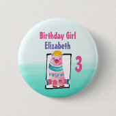 誕生日の女の子 – 水色の熊が王冠をかぶる 缶バッジ (正面)
