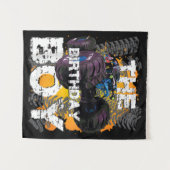 誕生日の少年 モンスター トラック お揃いの家族 タペストリー (正面(横))