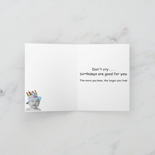 誕生日の帽子のカスタマイズ可能な泣き叫びのベビー カード (内部)