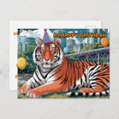 誕生日の帽子をかぶったベンガルトラが横になっている ポストカード (正面/裏面)