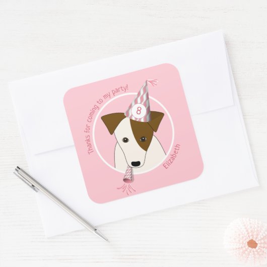 誕生日の犬の子犬はパーティーハットガールピンクを着て スクエアシール (封筒)