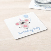 誕生日の男の子テディベア風船を持って スクエアペーパーコースター (アングル)