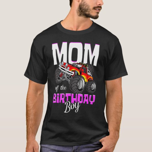 誕生日の男の子モンスタートラックのママ Tシャツ (正面)