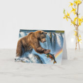 誕生日の白熊がサーモンを捕まえる カード (黄色い花)