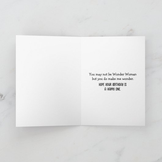 誕生日の短い女性が頭の先に座金で カード (内部)