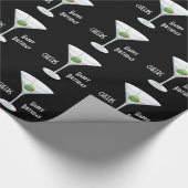 誕生日はマルティーニのガラスオリーブ色のカクテルの黒を元気づけます ラッピングペーパー (角)