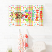 誕生日は黄色いラブラドールの旗を風船のようにふくらませます 横断幕 (インサイチュ)