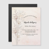 誕生日ほこりっぽいクリームワイルドフラワーピンク贅沢 マグネット招待状 (正面/裏面)