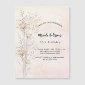誕生日ほこりっぽいクリームワイルドフラワーピンク贅沢 マグネット招待状 (正面)