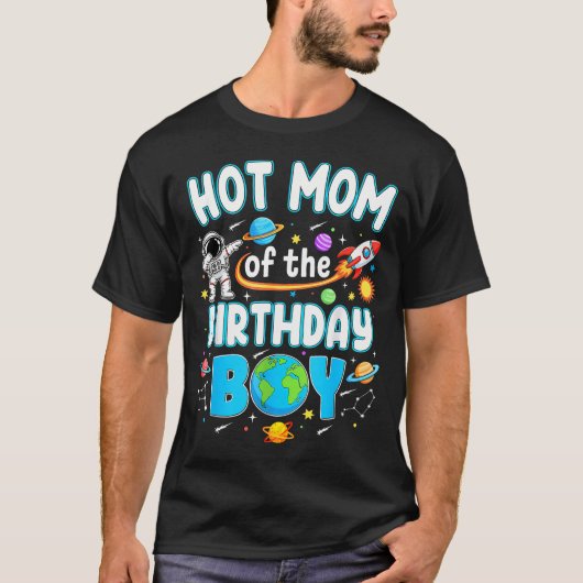 誕生日を迎えた宇宙飛行士の息子を持つママ Tシャツ (正面)