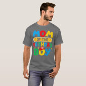 誕生日を迎えた少年を祝うママ ゲーム 動画 ゲーミング マッチング F Tシャツ (正面フル)