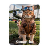 誕生日を迎える猫のパイロット写真と飛行機のユーモラスな航空デザイン マグネット (縦)