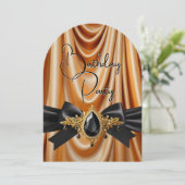 誕生日エレガント金ゴールドシルクジュエルボウブラック 招待状 (スタンド正面)