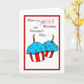 誕生日オン退役軍人ズデイスイートカップケーキ カード (黄色い花)