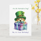 誕生日オンSt Patrick's Dayかわいい犬と帽子 カード (黄色い花)