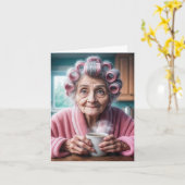 誕生日オールドレディーインピンクカーラーズ カード (黄色い花)