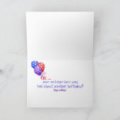 誕生日カップケーキのユーモア カード (内部)