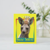 誕生日カップケーキカンガルー インビテーションポストカード (スタンド正面)