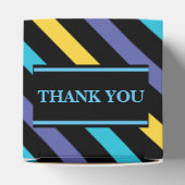 誕生日カラフルストライプのモノグラム名 フェイバーボックス (上部)