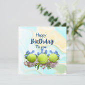 誕生日カード用の花がたくさん付いたテニスボール カード (スタンド正面)